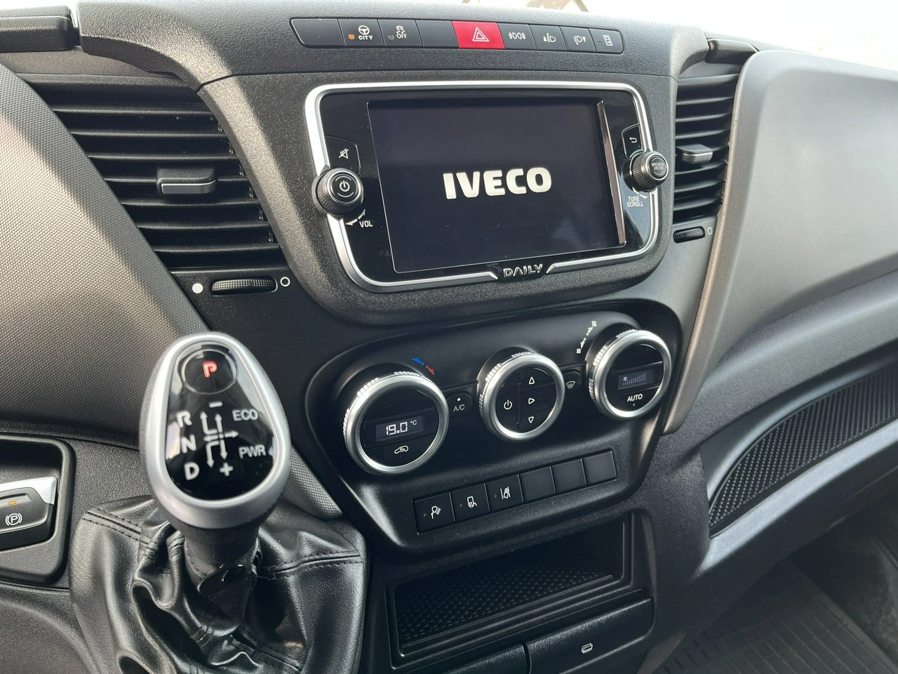 Iveco Daily - Zdjęcie 15