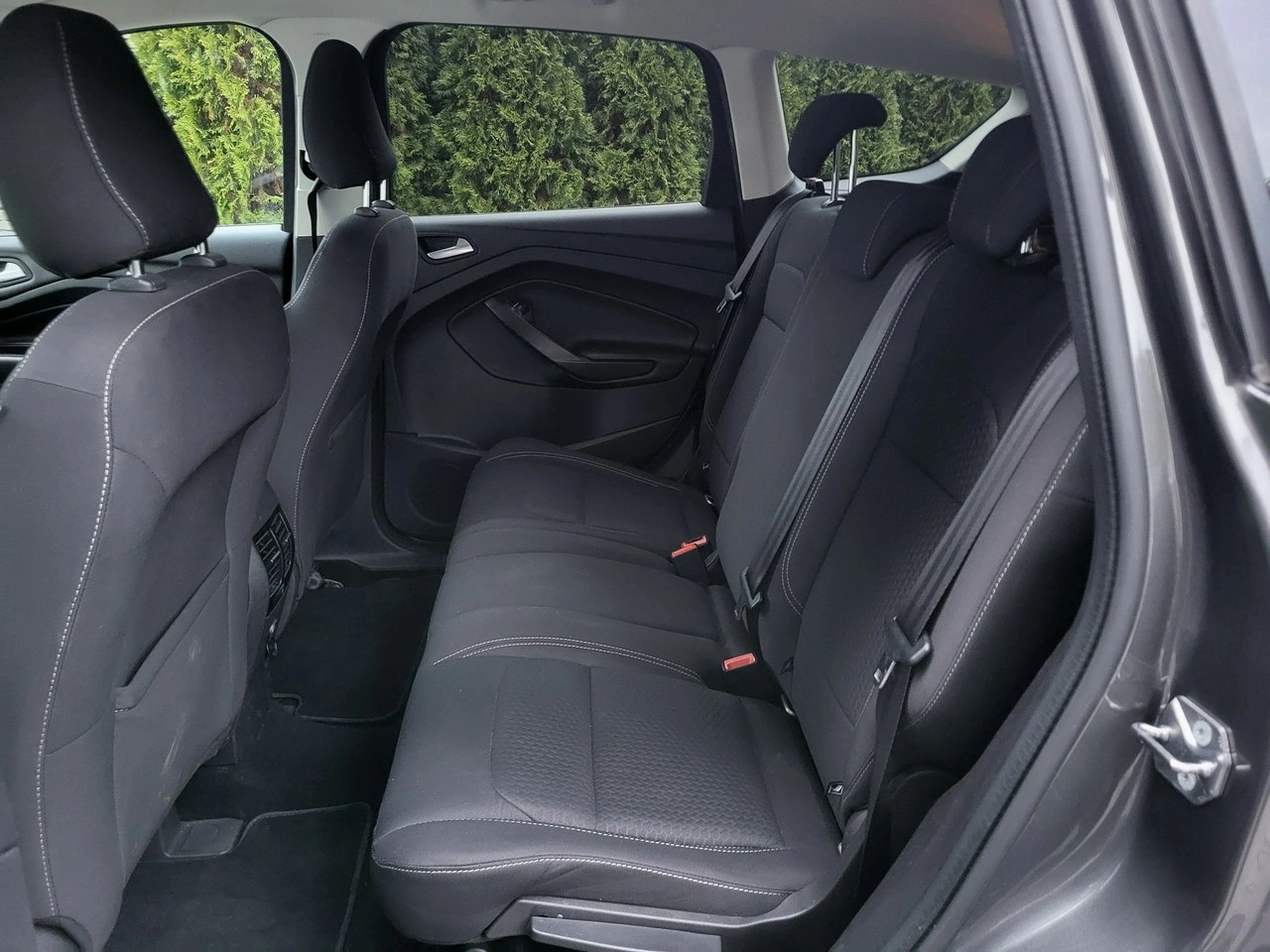 Ford Kuga - Zdjęcie 16