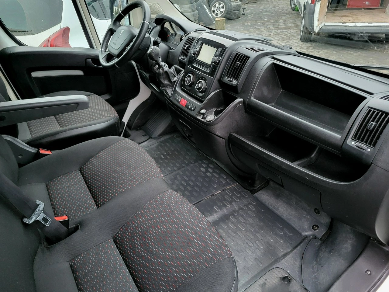 Peugeot Boxer - Zdjęcie 10