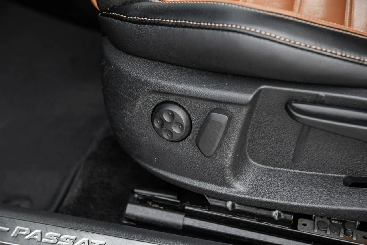 Volkswagen Passat - Zdjęcie 25