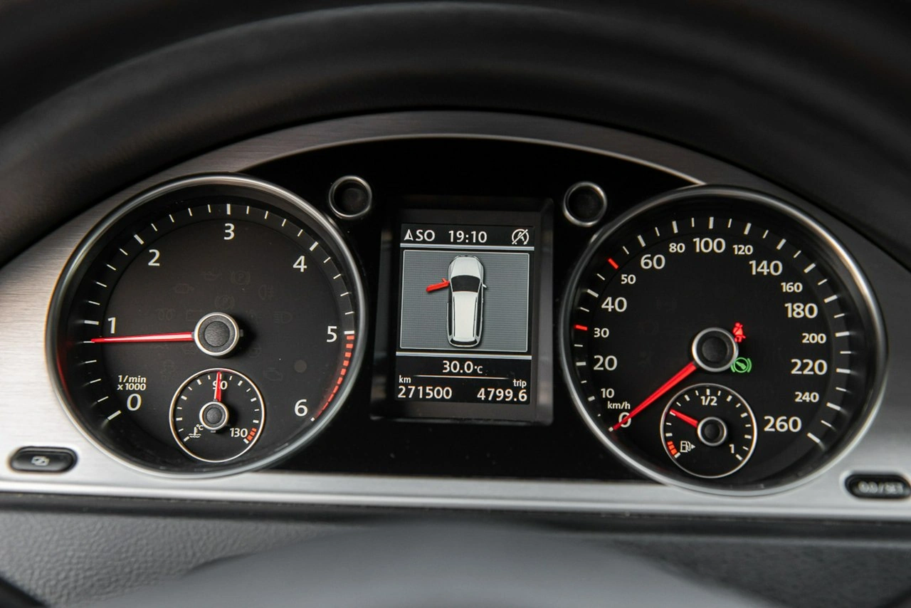 Volkswagen Passat - Zdjęcie 31