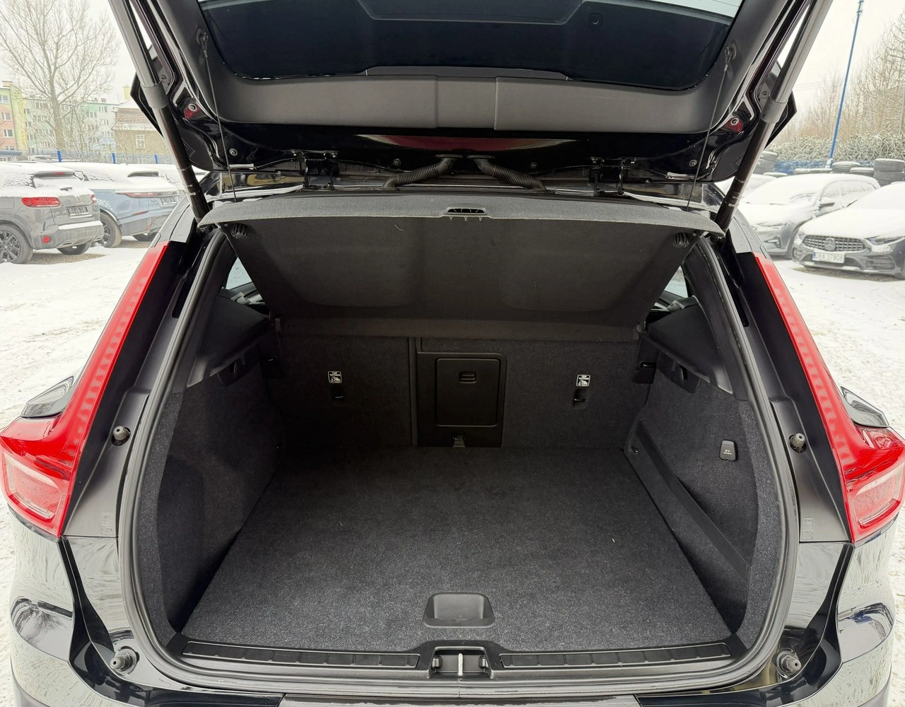 Volvo XC 40 - Zdjęcie 33