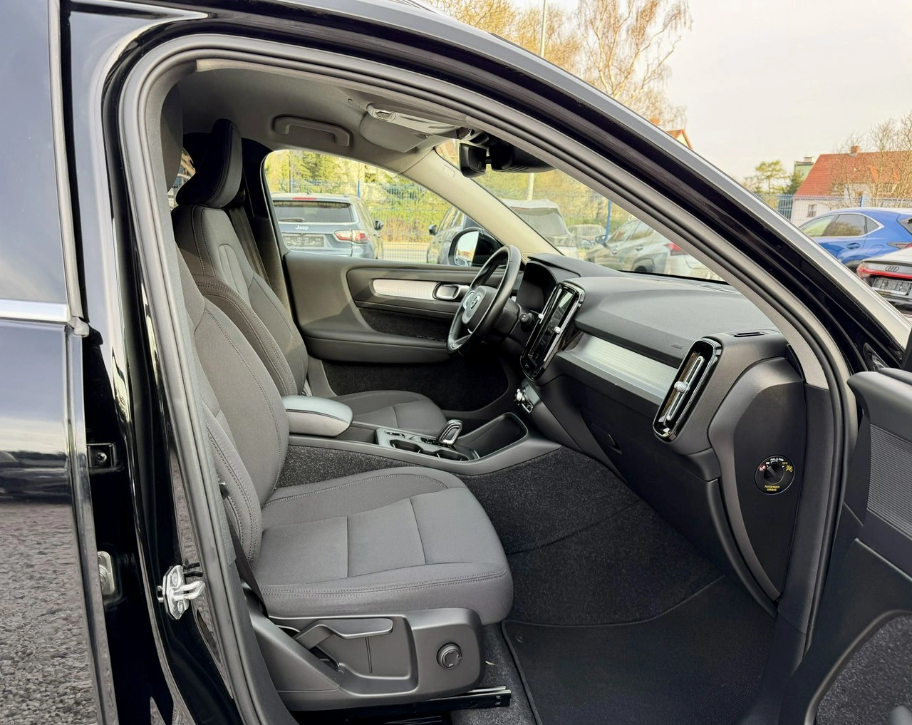 Volvo XC 40 - Zdjęcie 11