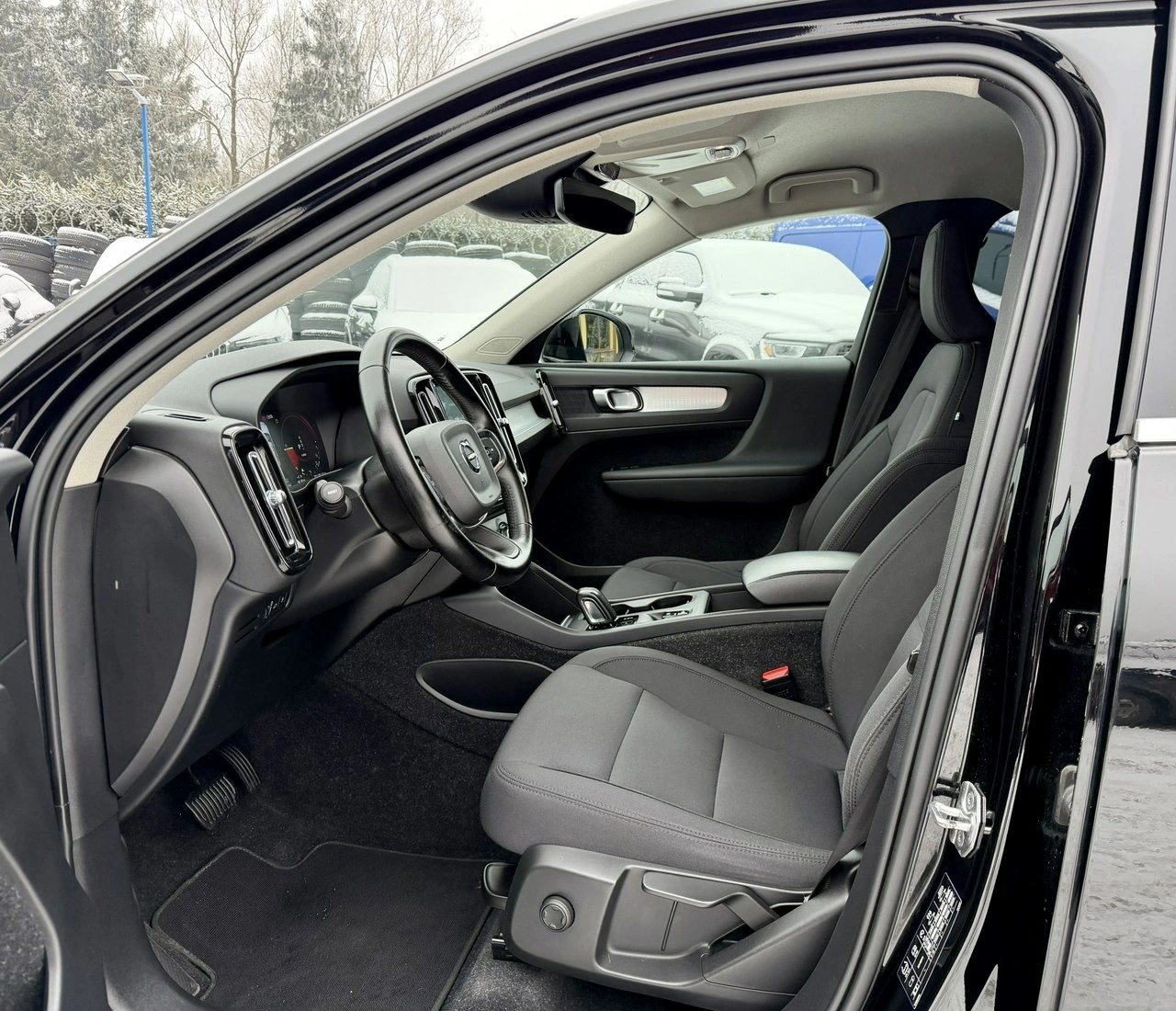 Volvo XC 40 - Zdjęcie 8