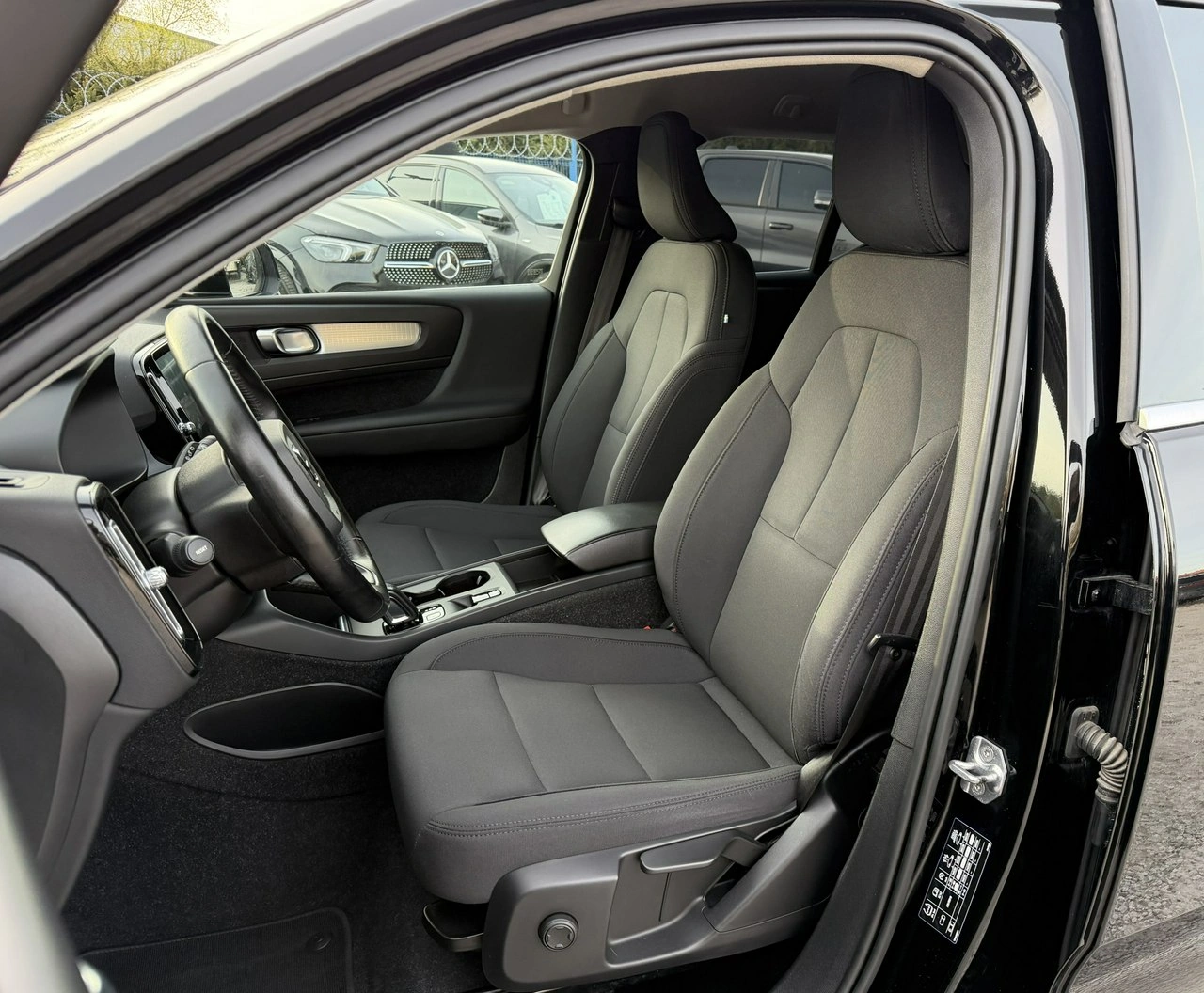 Volvo XC 40 - Zdjęcie 13