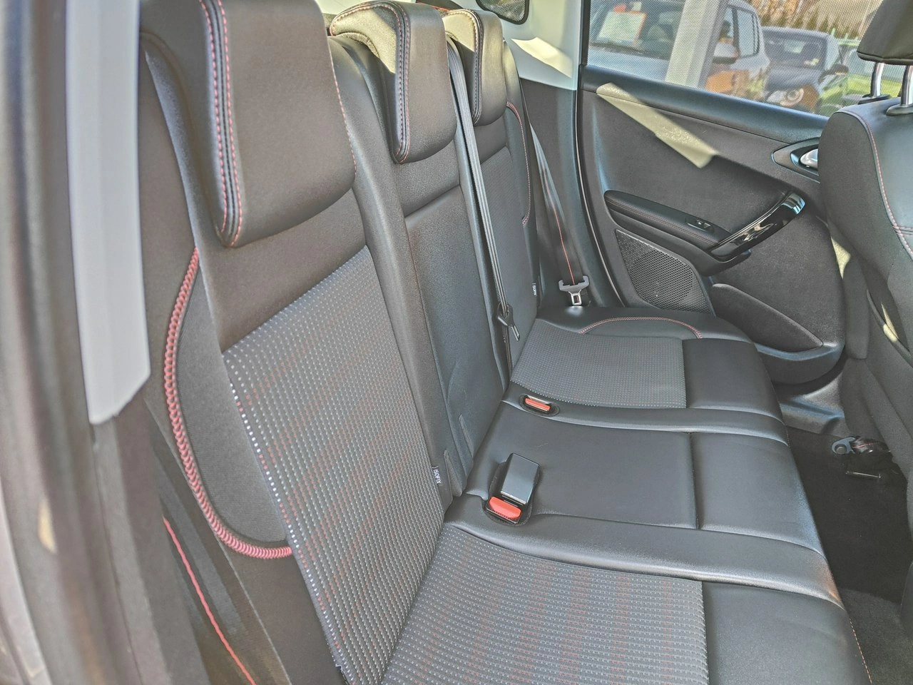 Peugeot 2008 - Zdjęcie 25