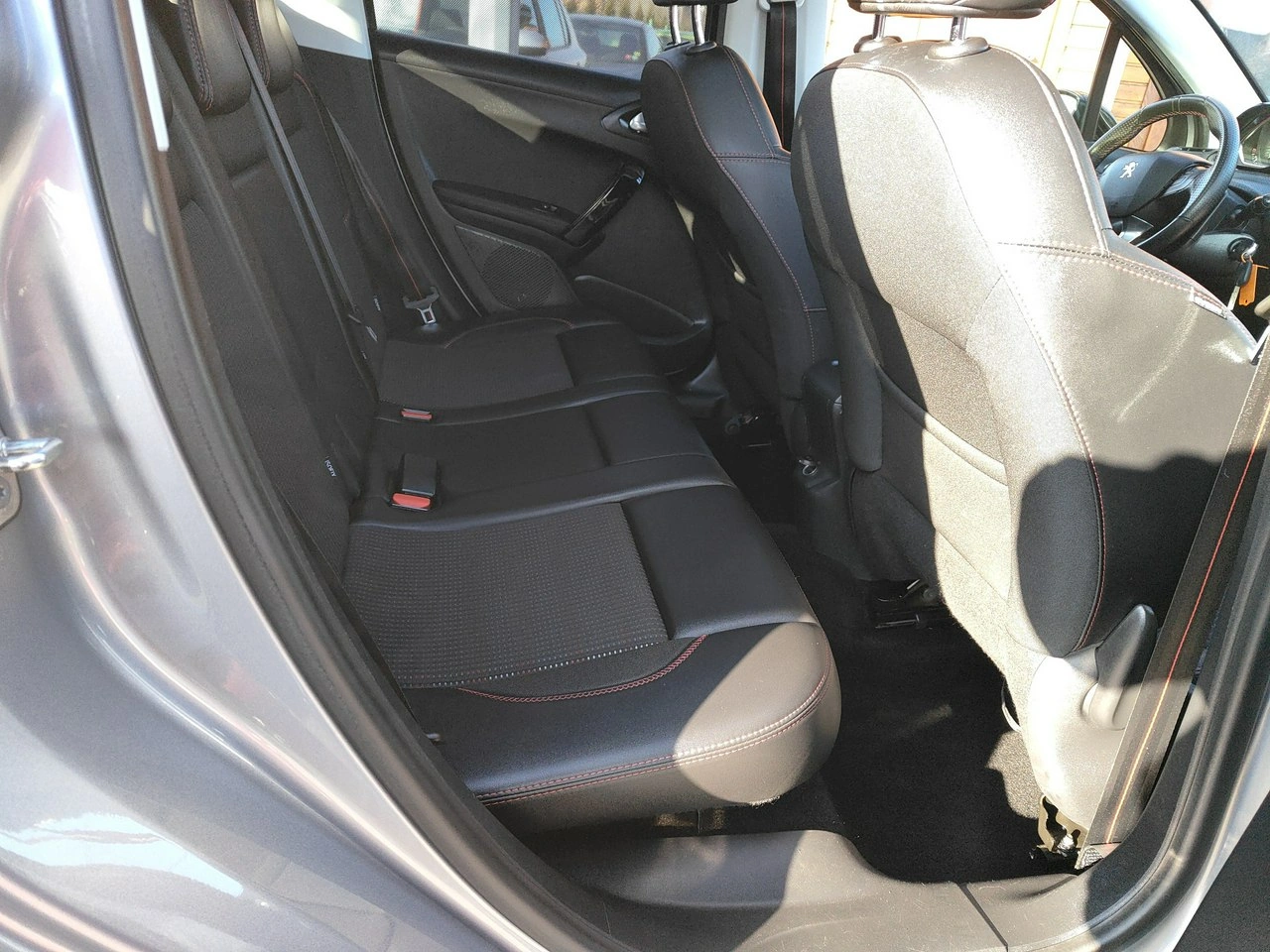 Peugeot 2008 - Zdjęcie 26