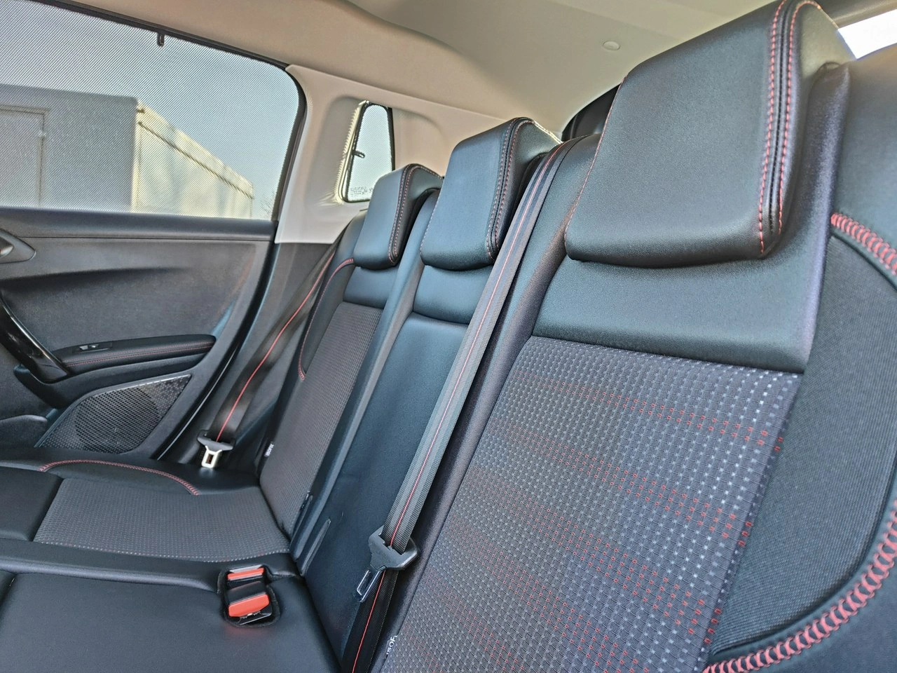 Peugeot 2008 - Zdjęcie 29