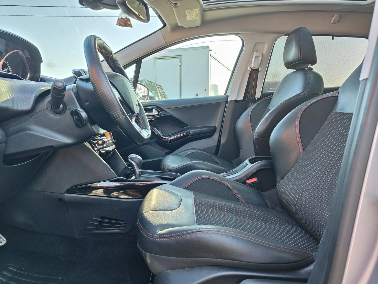 Peugeot 2008 - Zdjęcie 14