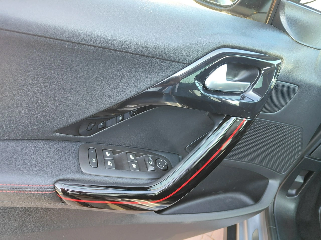 Peugeot 2008 - Zdjęcie 20