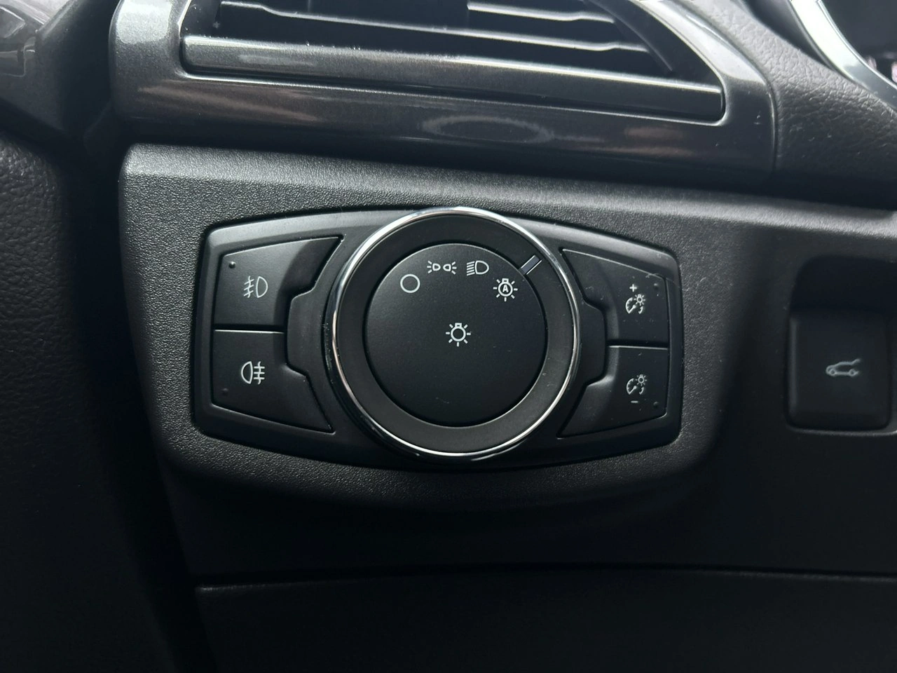 Ford Mondeo - Zdjęcie 15