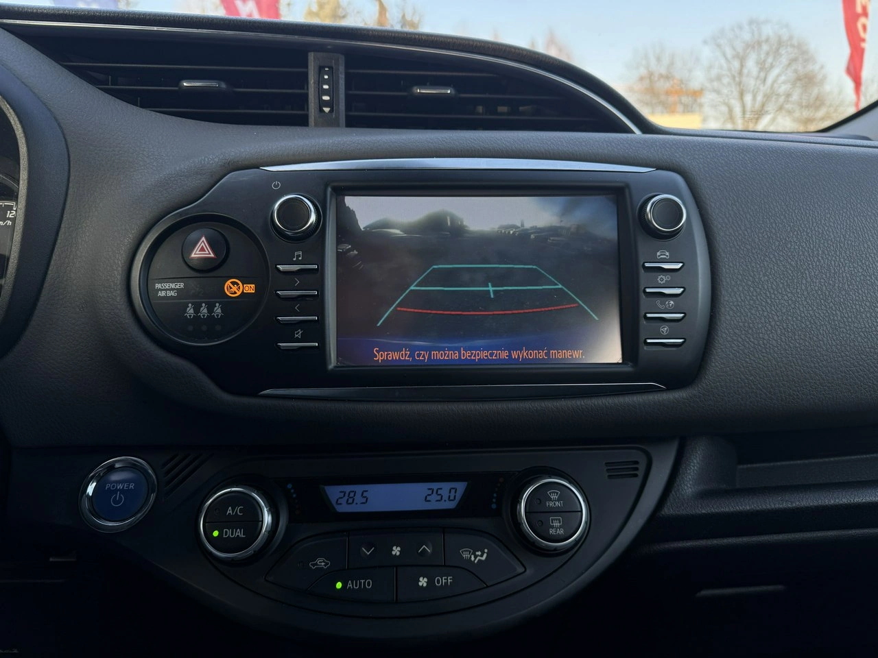 Toyota Yaris - Zdjęcie 16