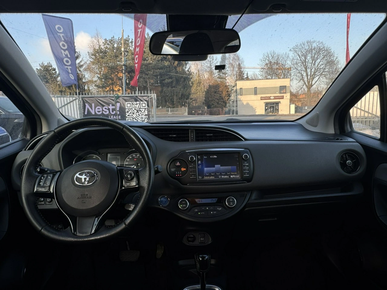 Toyota Yaris - Zdjęcie 4