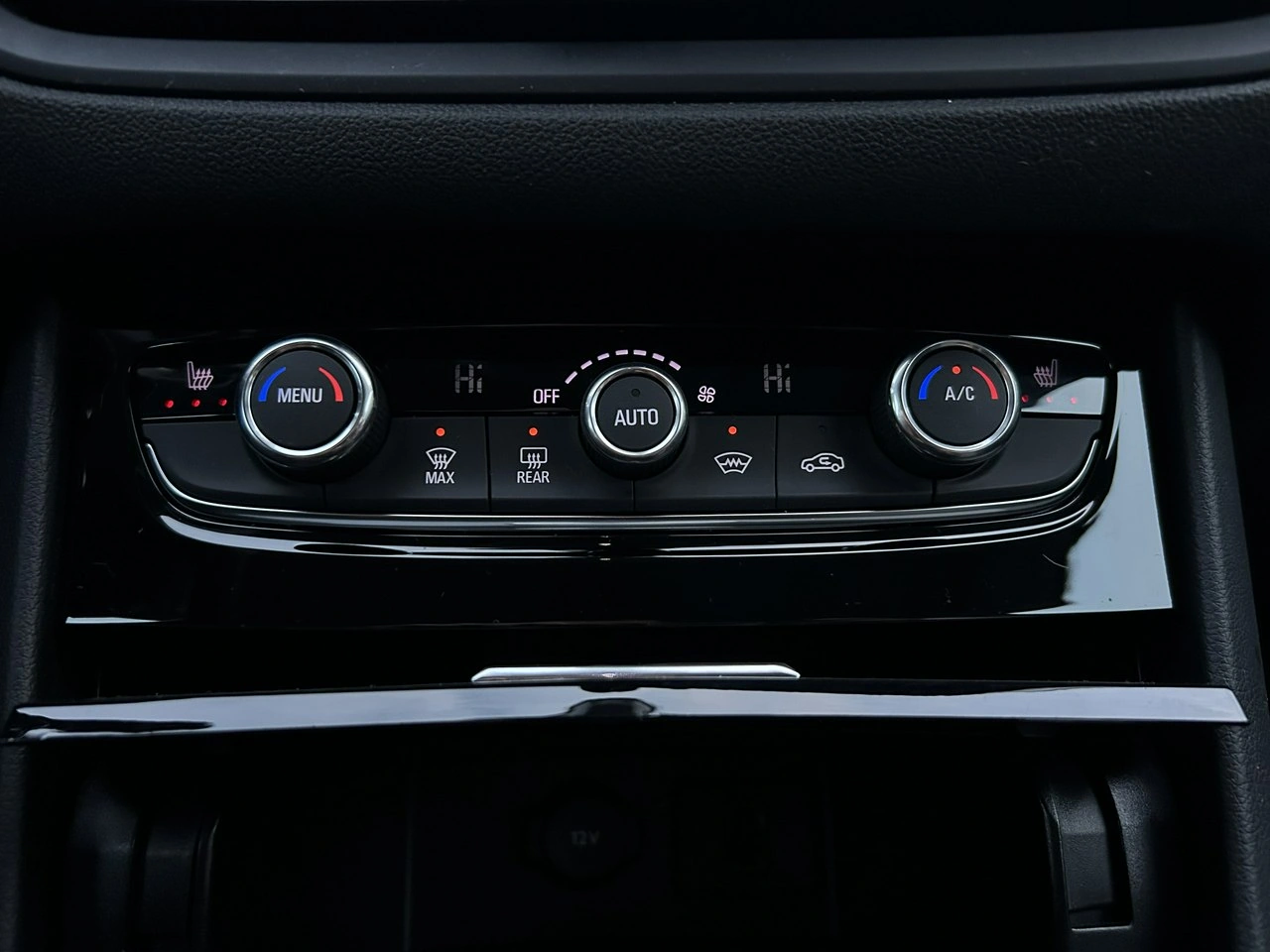 Opel Grandland - Zdjęcie 27