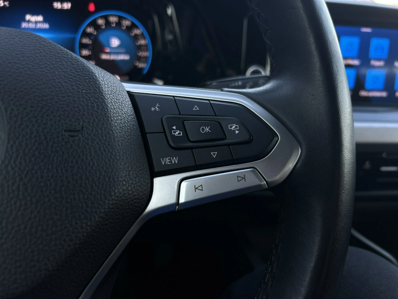 Volkswagen Golf - Zdjęcie 17