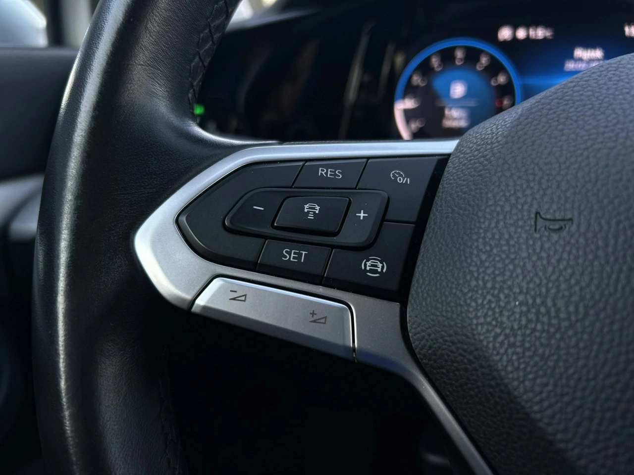 Volkswagen Golf - Zdjęcie 18