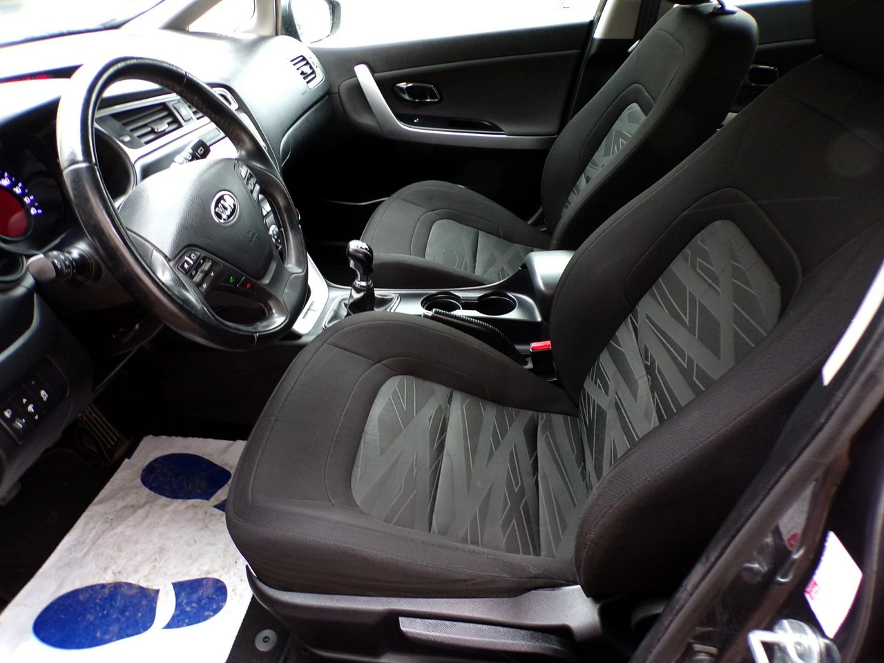 Kia Ceed - Zdjęcie 17