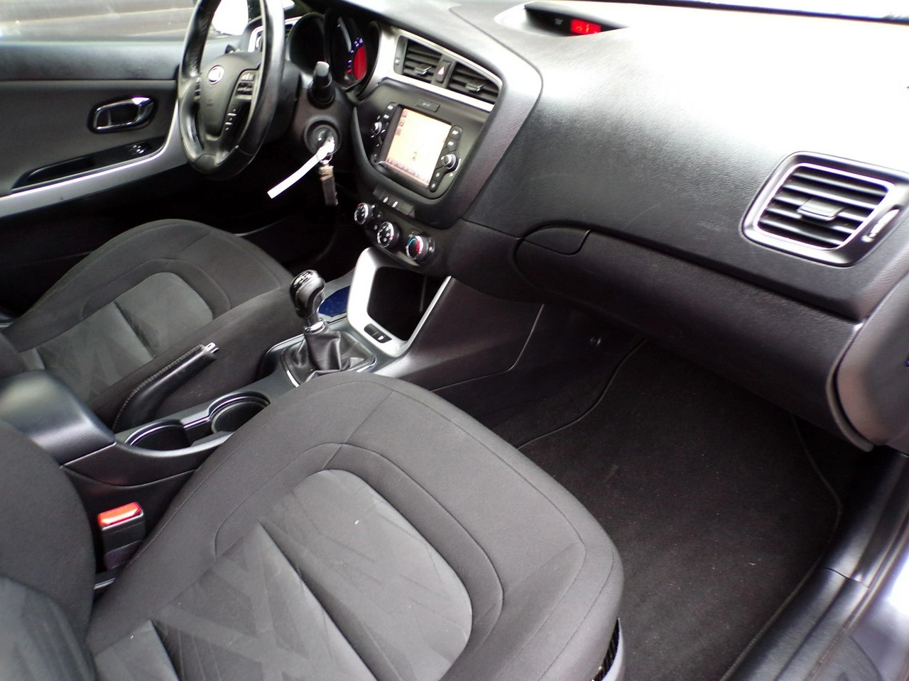 Kia Ceed - Zdjęcie 22