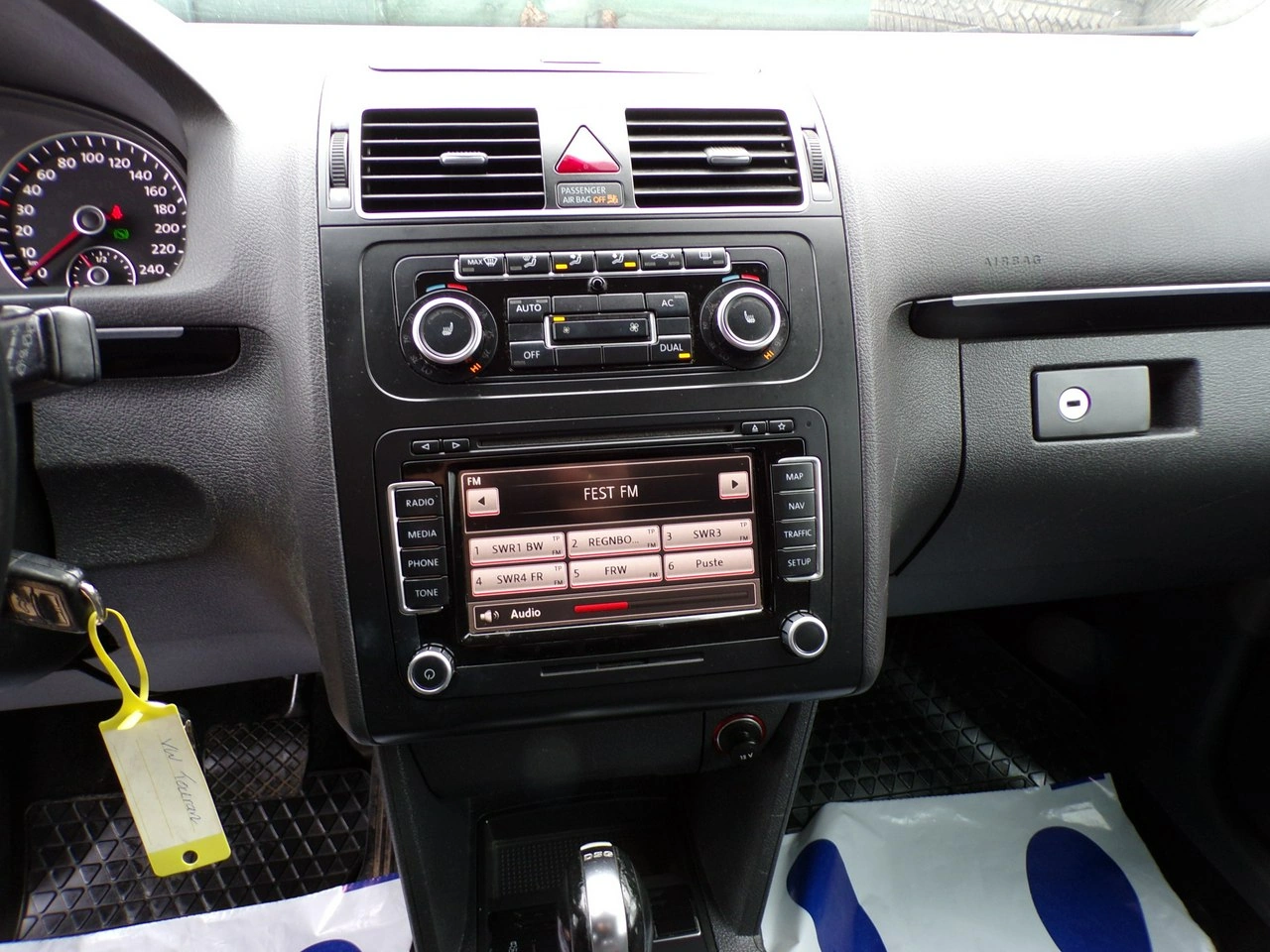 Volkswagen Touran - Zdjęcie 17