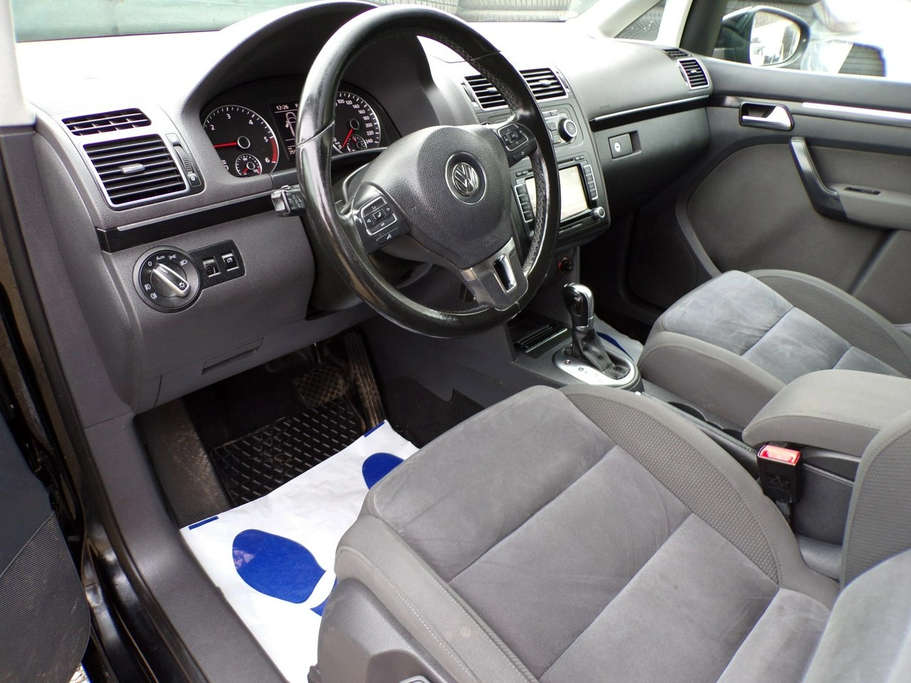 Volkswagen Touran - Zdjęcie 21