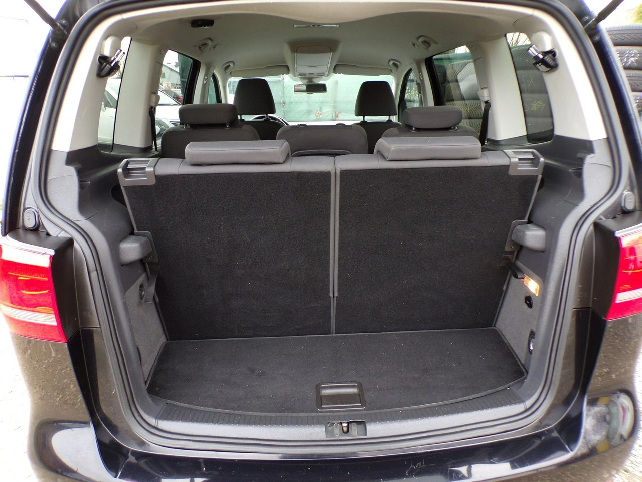 Volkswagen Touran - Zdjęcie 28