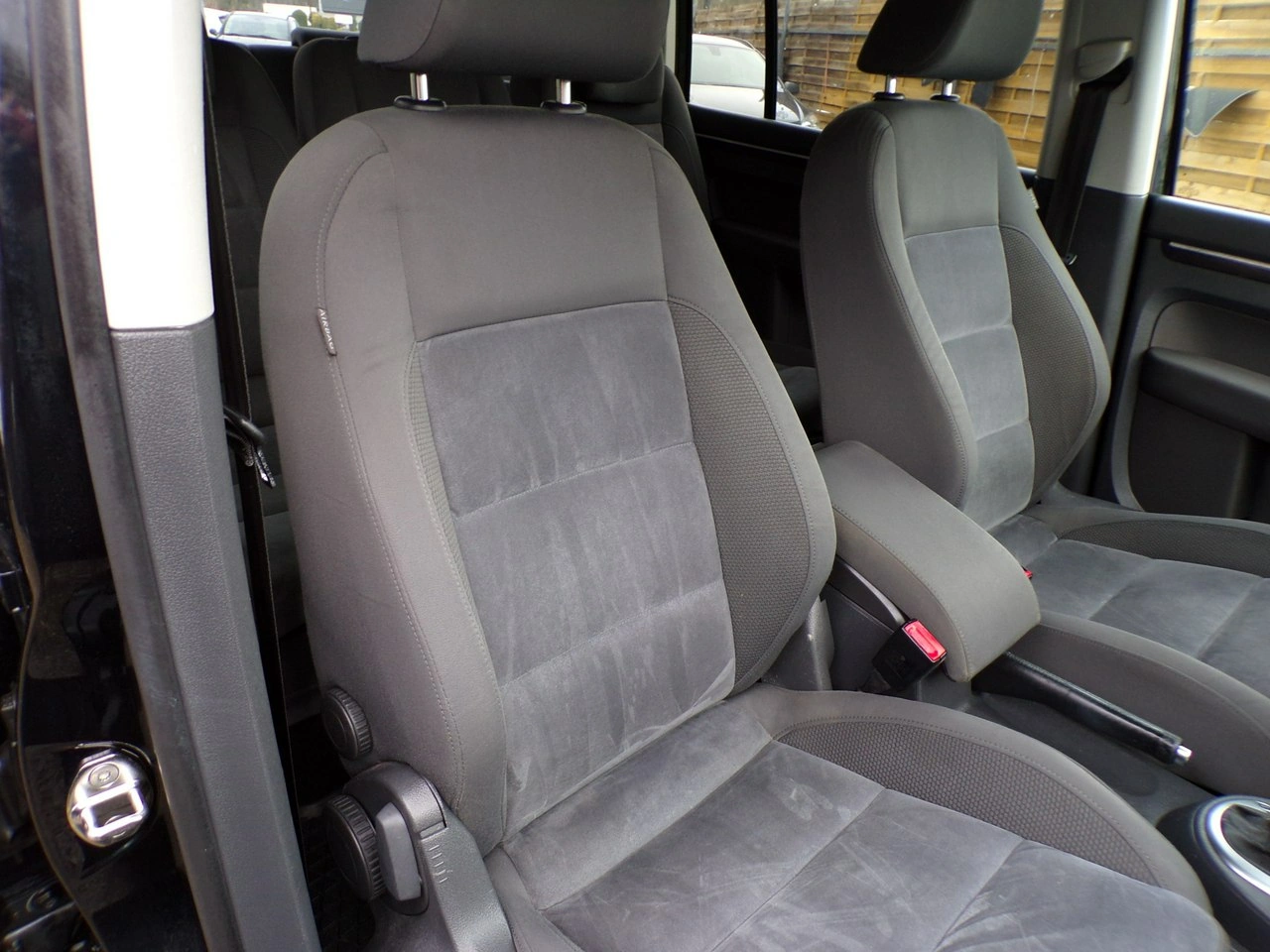 Volkswagen Touran - Zdjęcie 31