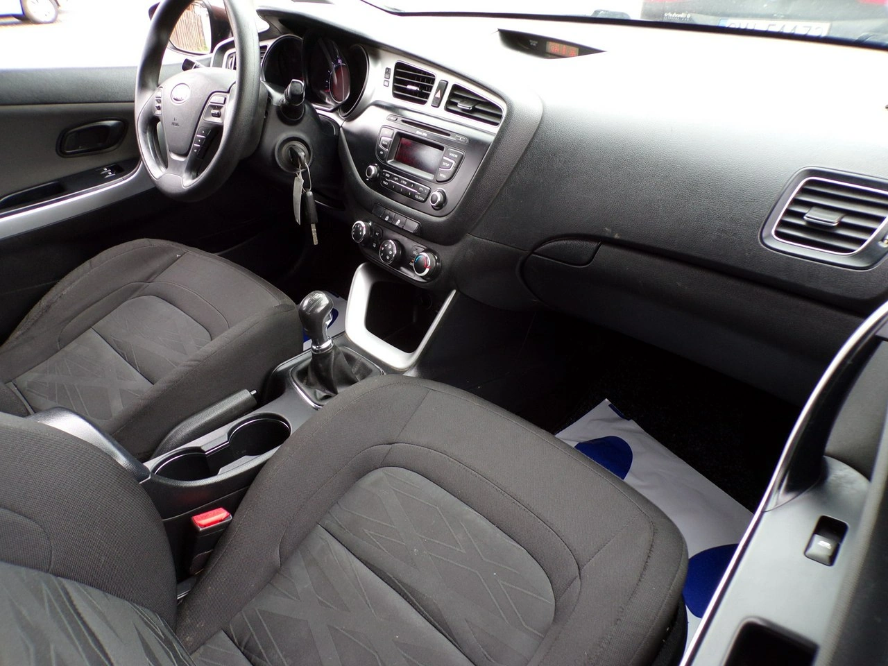 Kia Ceed - Zdjęcie 24