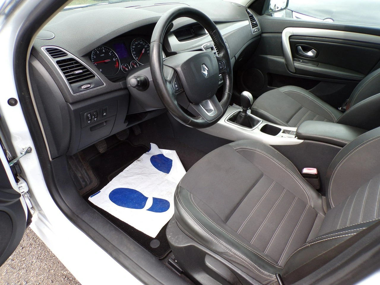 Renault Laguna - Zdjęcie 17