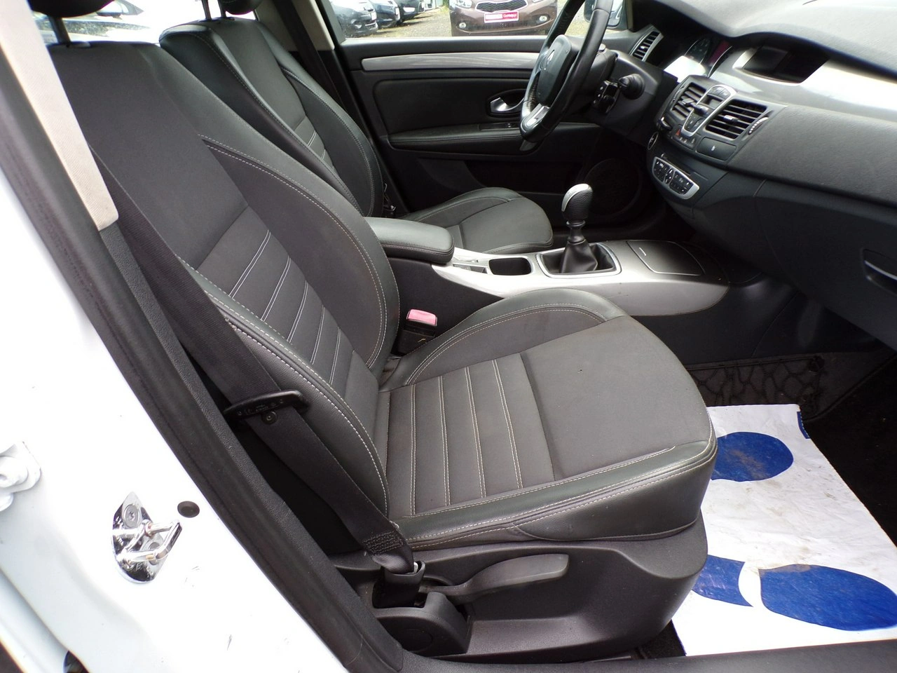 Renault Laguna - Zdjęcie 25