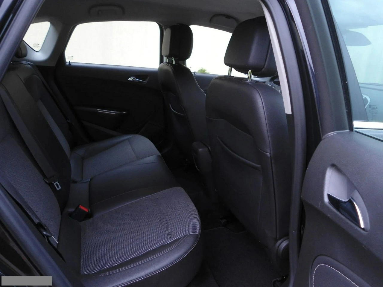 Opel Astra - Zdjęcie 17