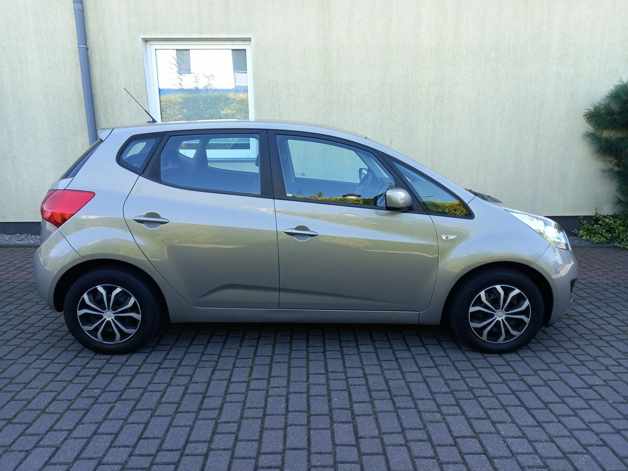 Kia Venga - Zdjęcie 10