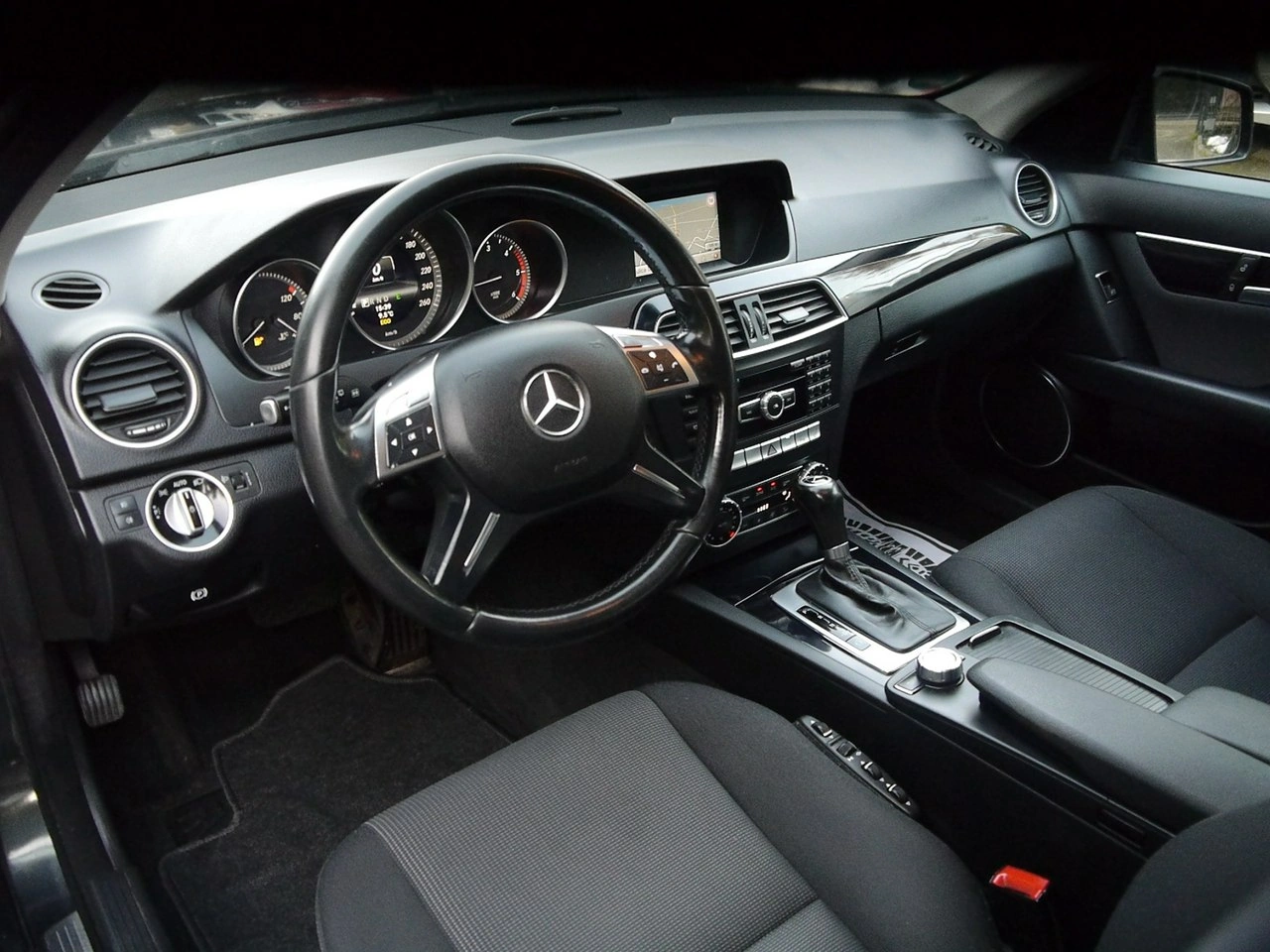 Mercedes C 220 - Zdjęcie 30