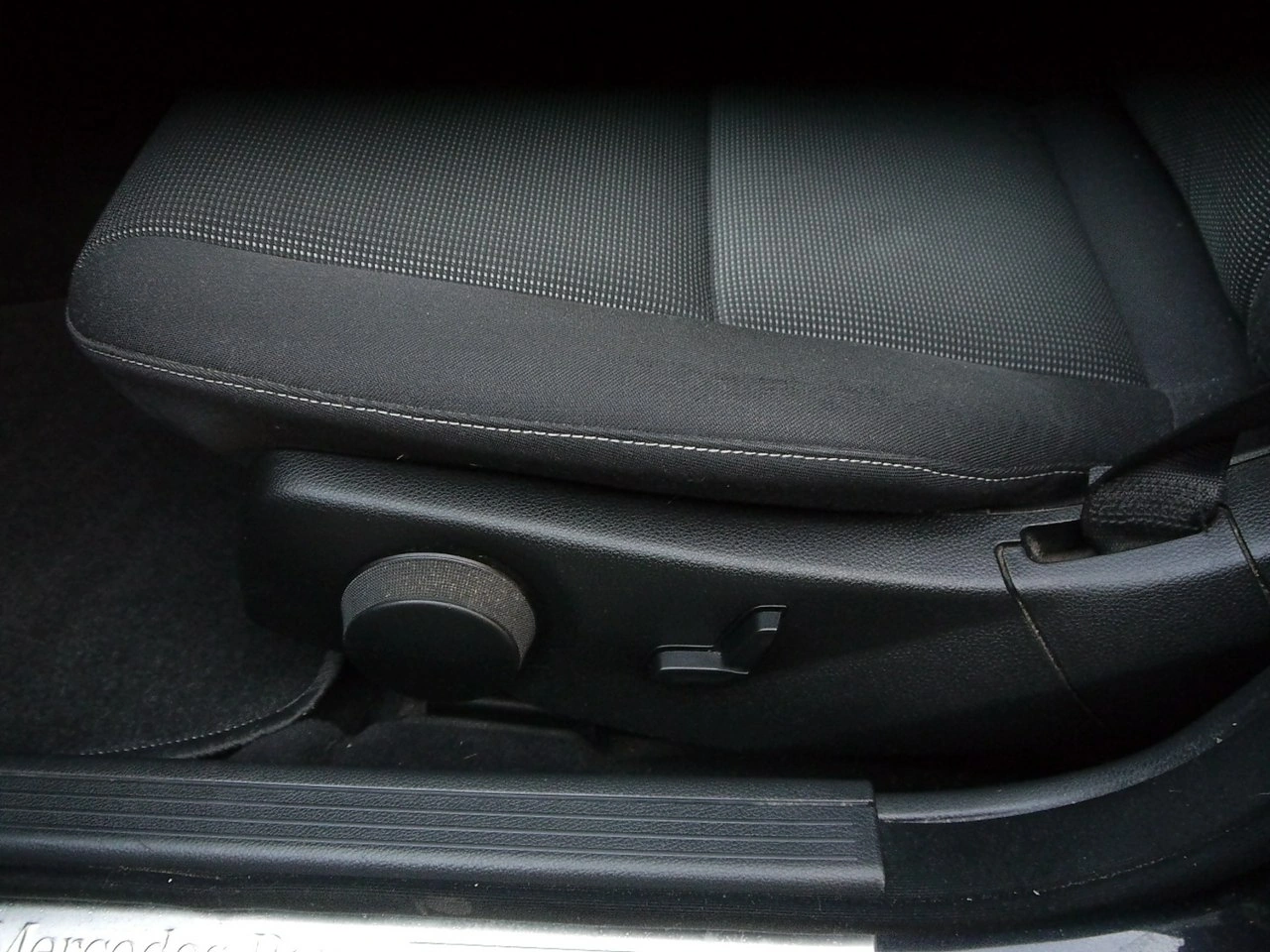 Mercedes C 220 - Zdjęcie 33