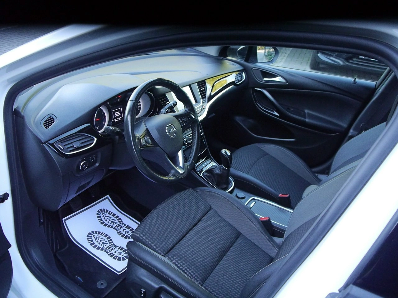 Opel Astra - Zdjęcie 25