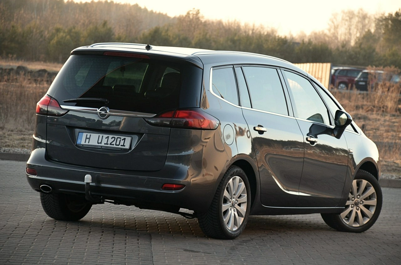Opel Zafira - Zdjęcie 10