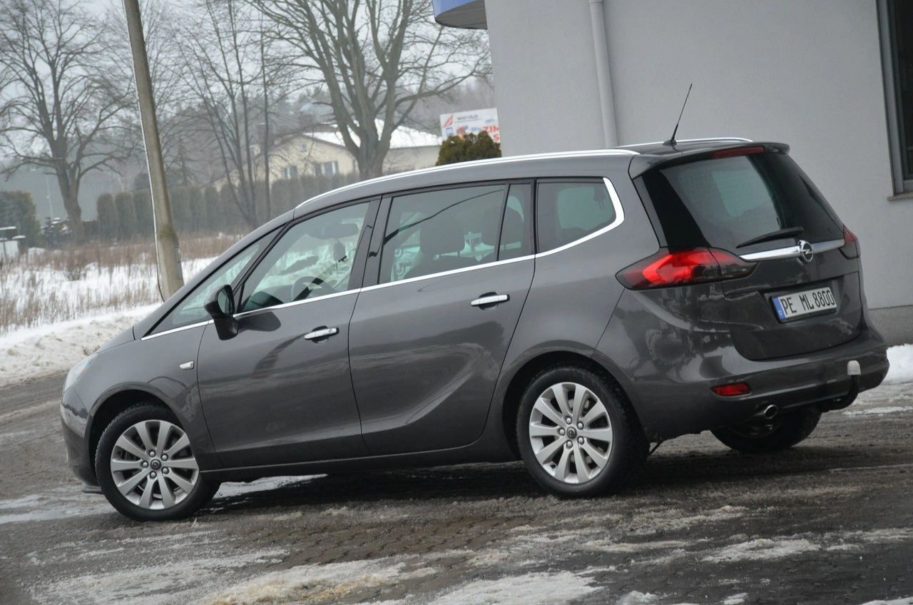 Opel Zafira - Zdjęcie 10