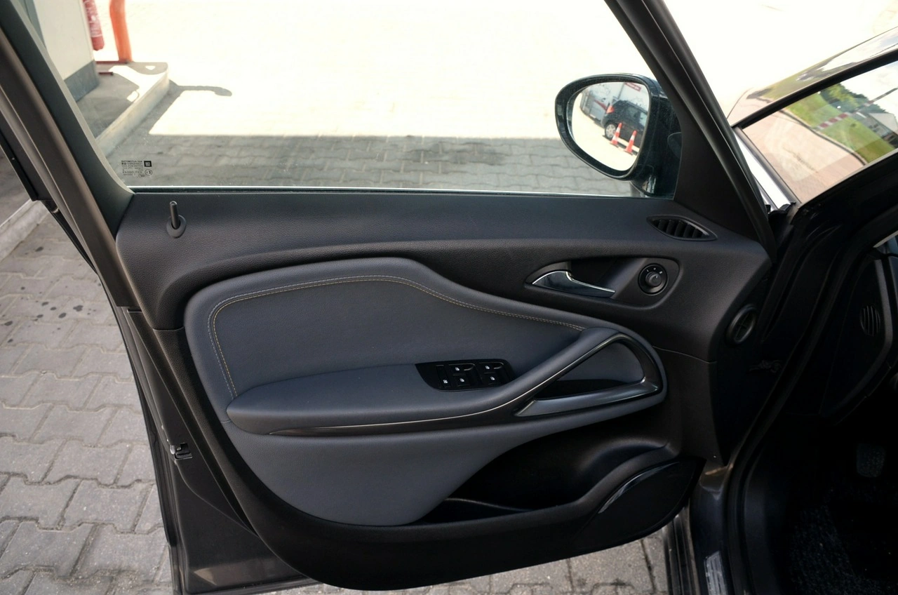 Opel Zafira - Zdjęcie 12