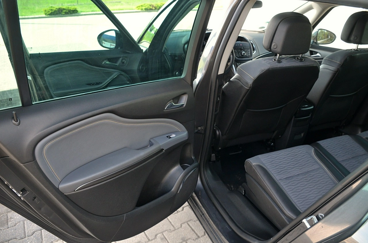 Opel Zafira - Zdjęcie 13