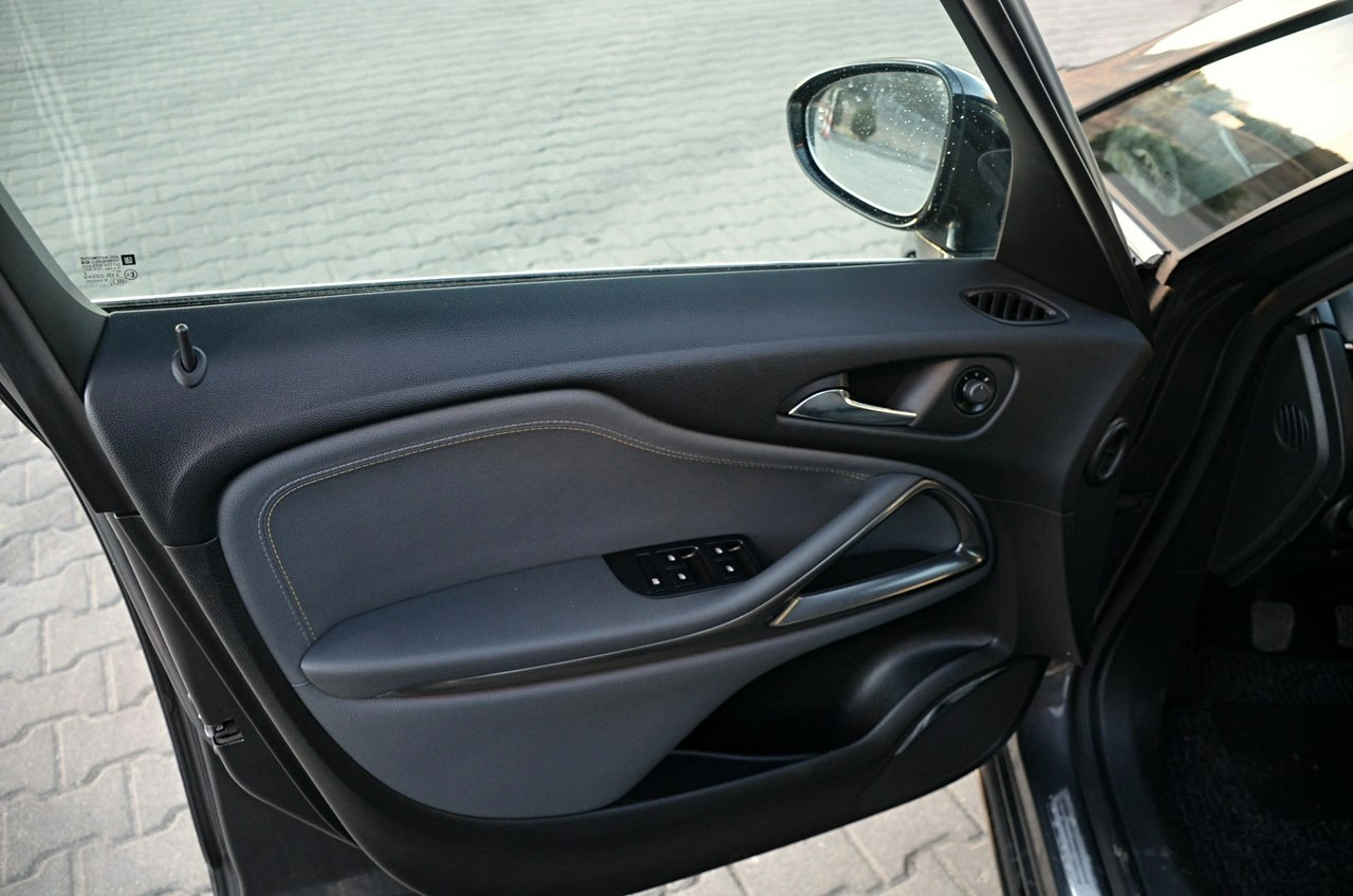 Opel Zafira - Zdjęcie 14