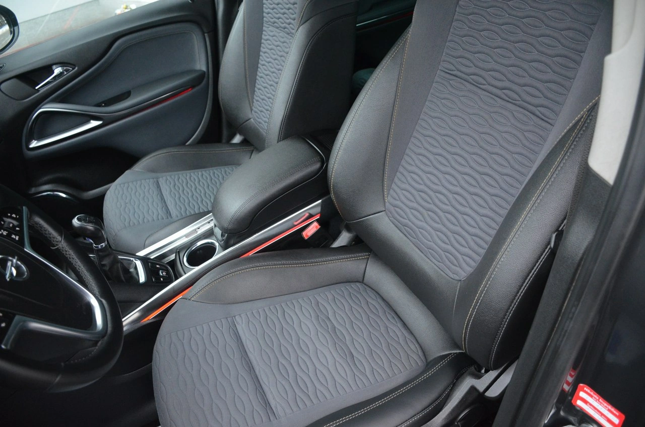 Opel Zafira - Zdjęcie 14