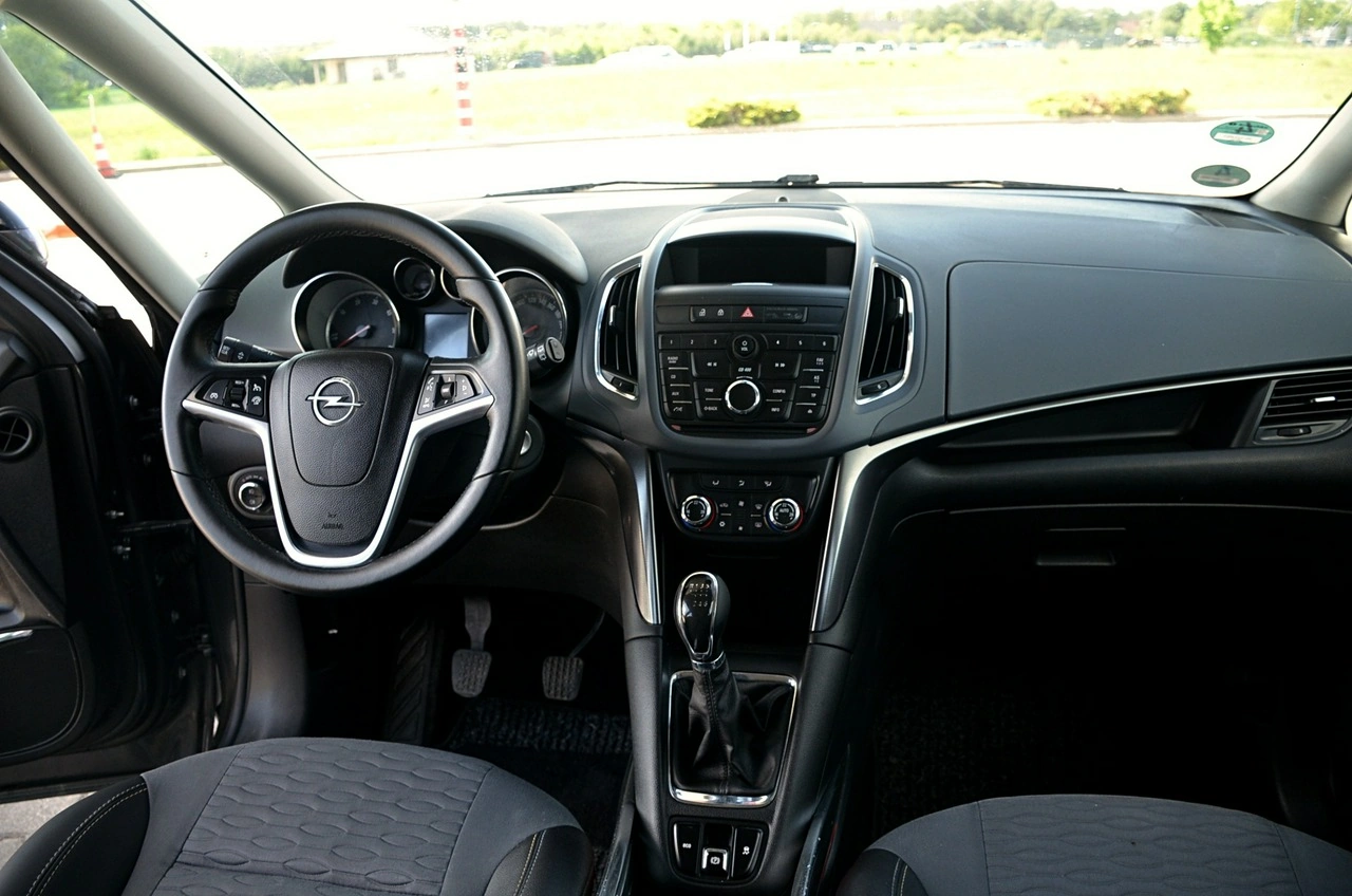Opel Zafira - Zdjęcie 15