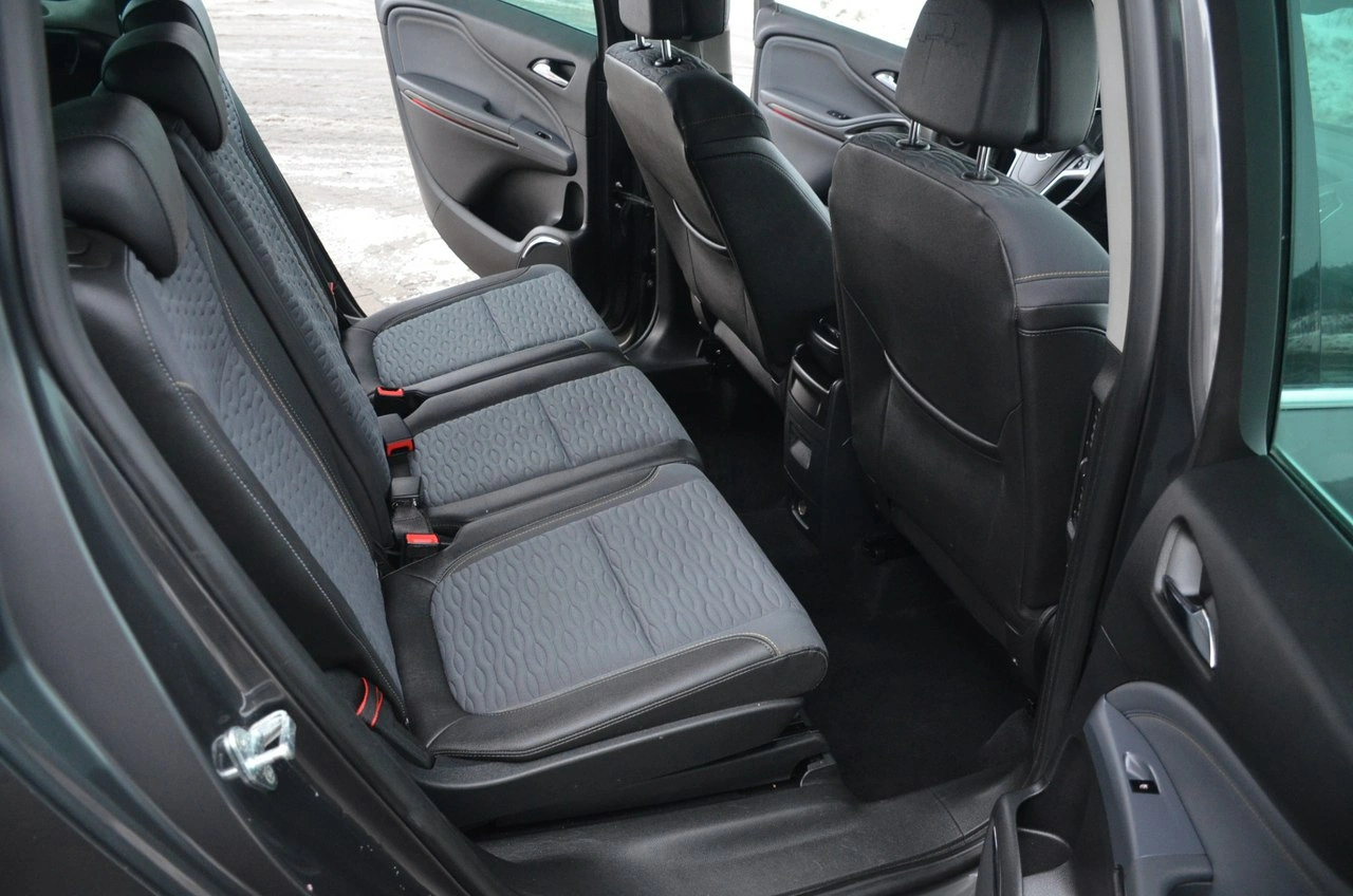 Opel Zafira - Zdjęcie 15