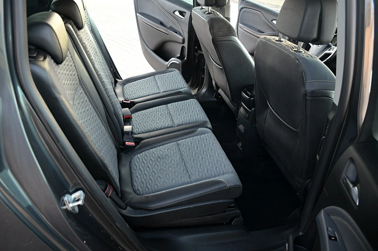 Opel Zafira - Zdjęcie 18