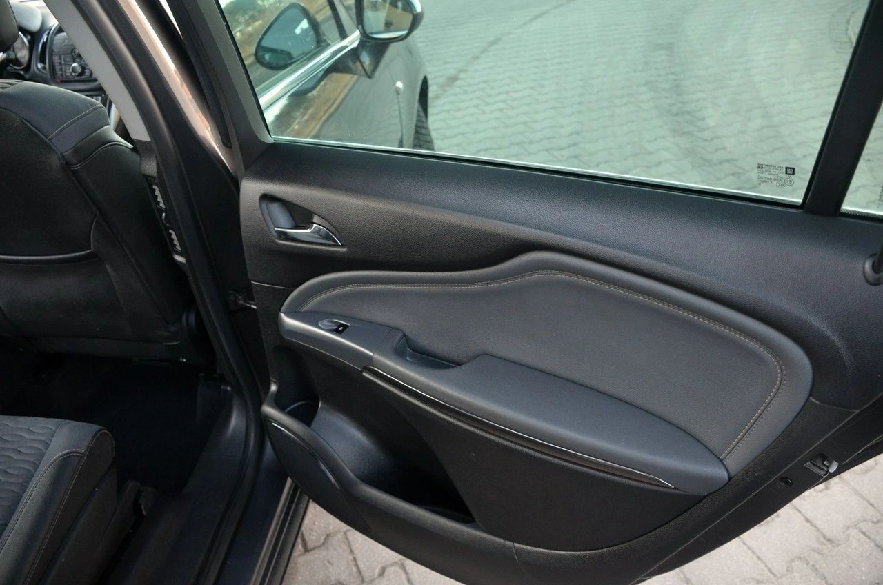 Opel Zafira - Zdjęcie 19