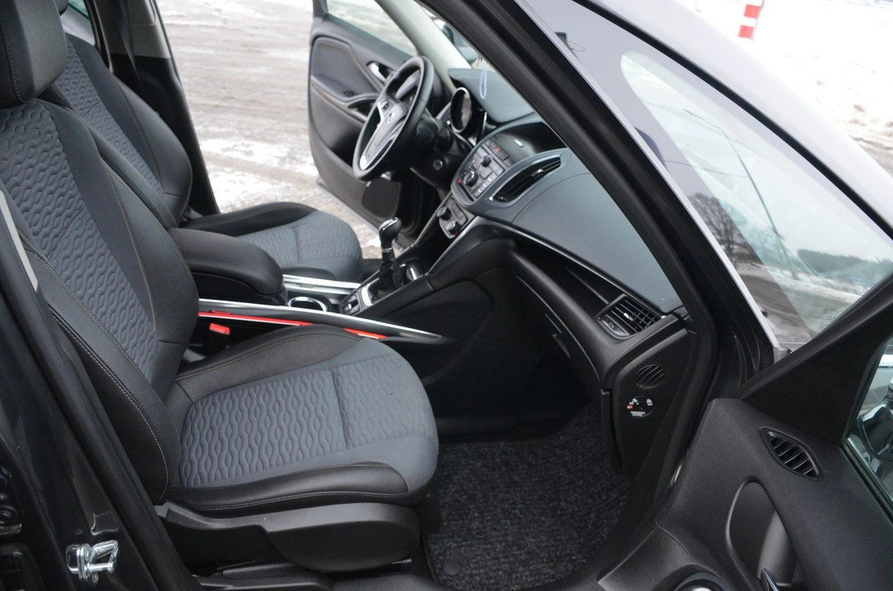 Opel Zafira - Zdjęcie 19