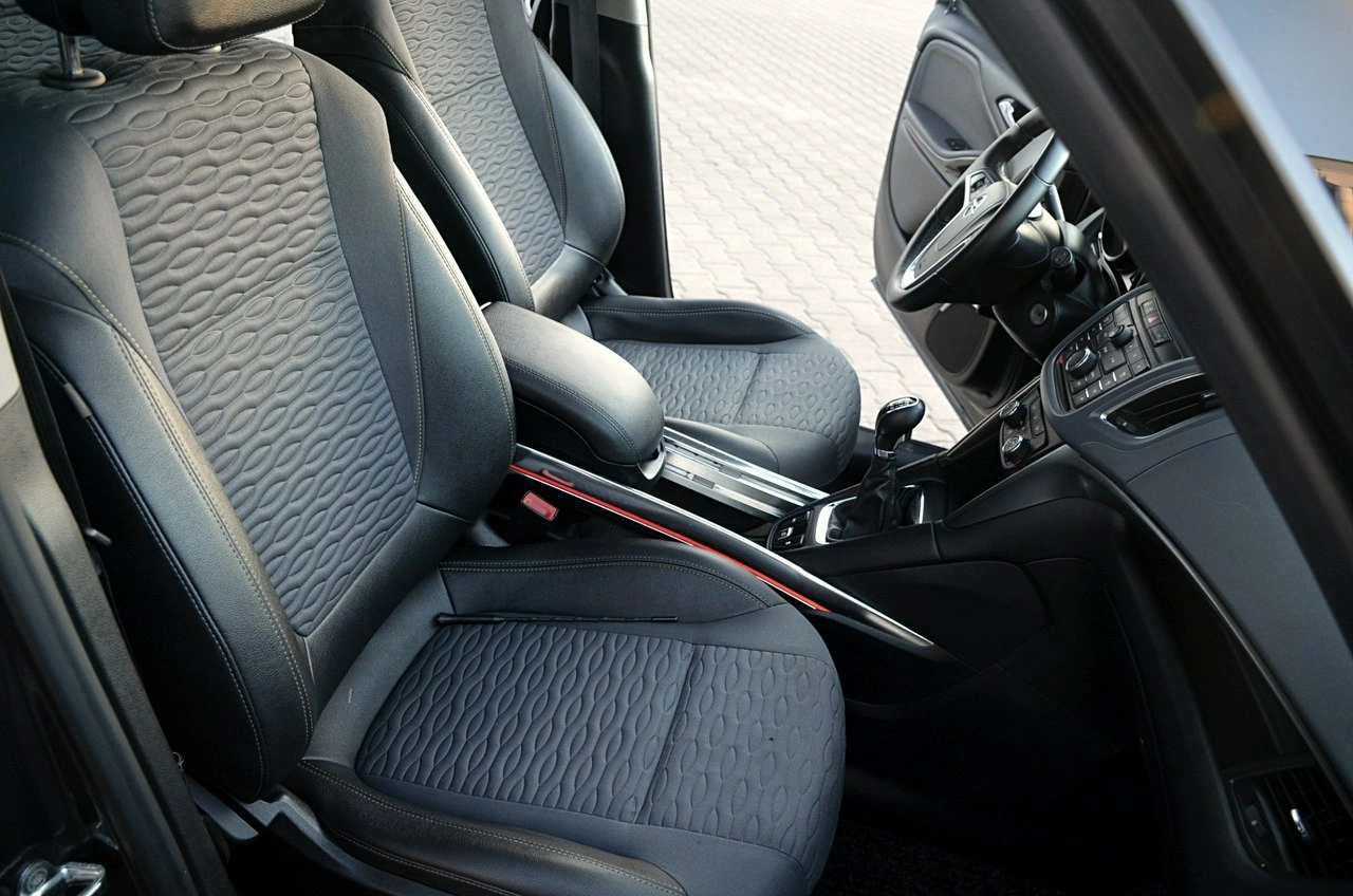 Opel Zafira - Zdjęcie 22