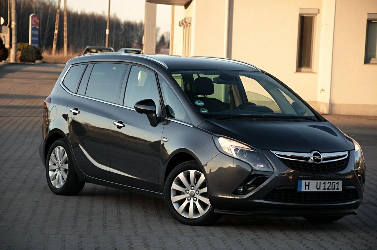 Opel Zafira - Zdjęcie 2