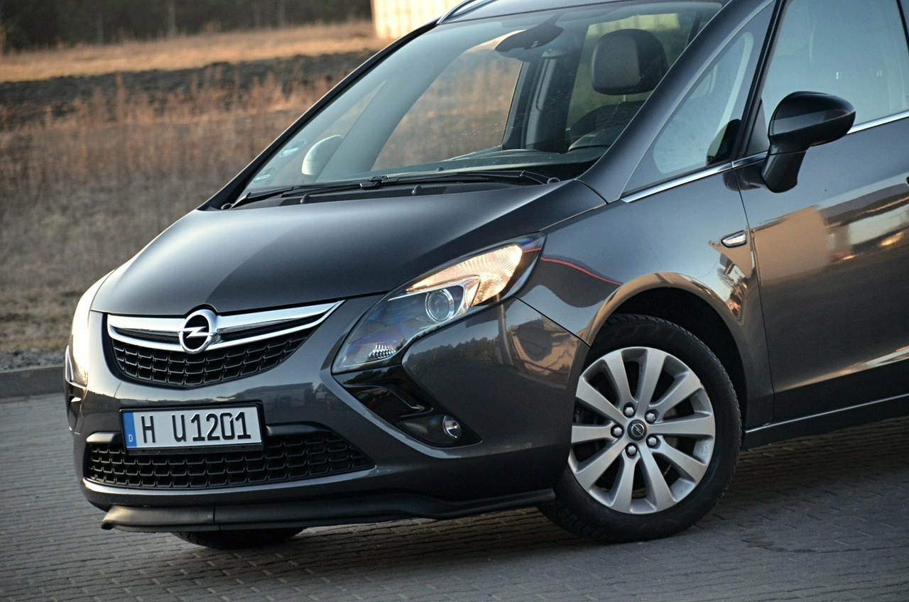 Opel Zafira - Zdjęcie 8