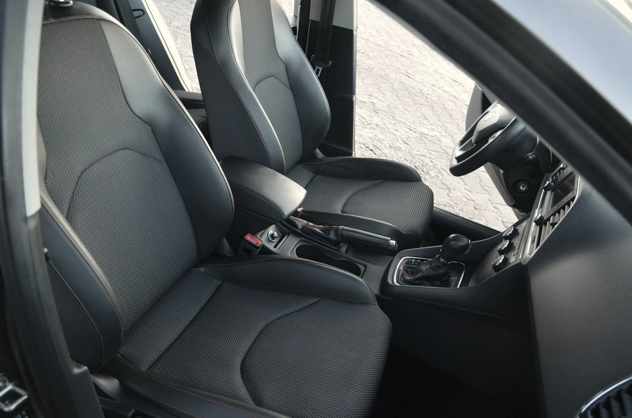 Seat Leon - Zdjęcie 18