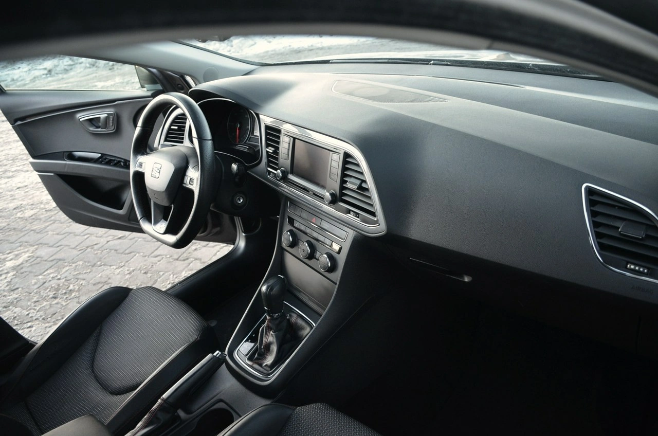 Seat Leon - Zdjęcie 19